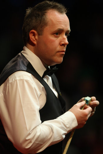 联赛中力压 联赛中力压