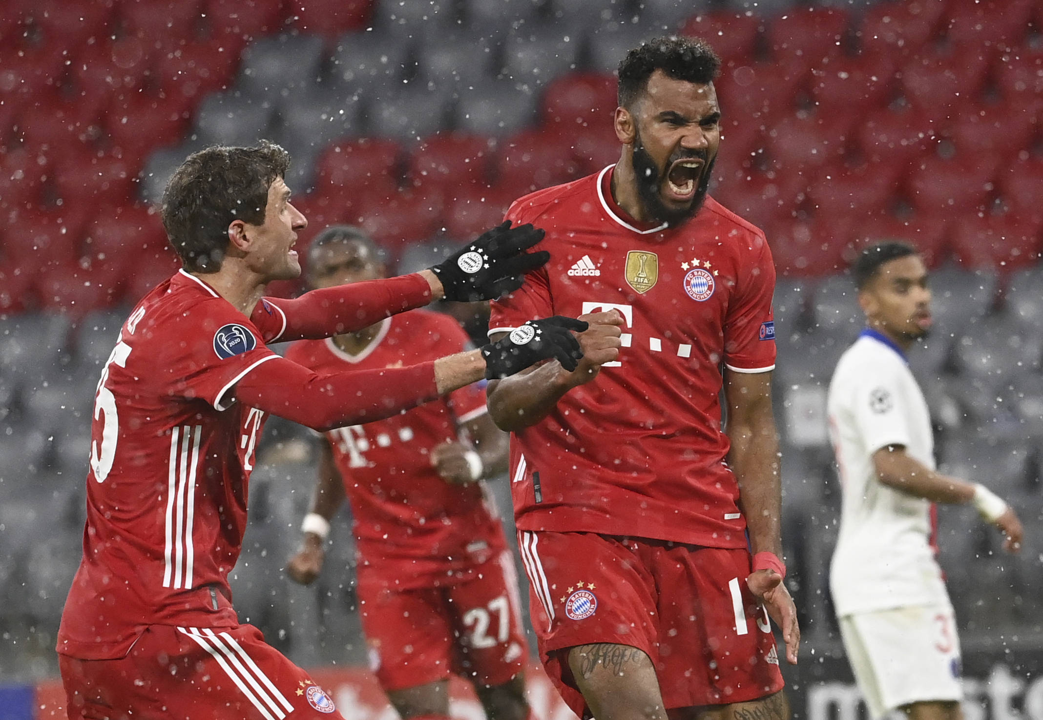 只给弹孔最 只给弹孔最